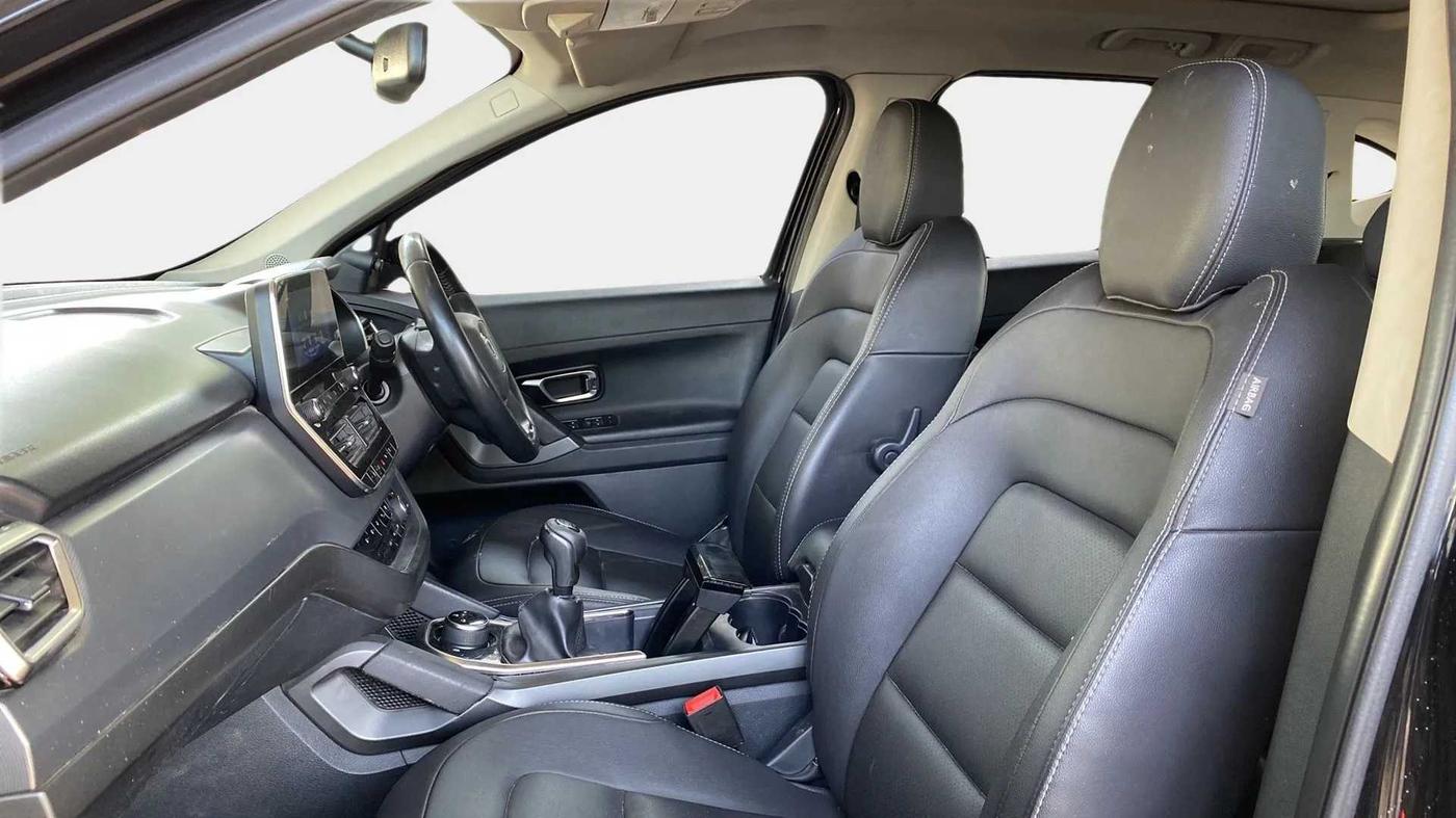 2020 Tata Harrier XZ PLUS 2.0L DARK EDITION, CNG, Manual, 38,801 km, Right Side Front Door Cabin