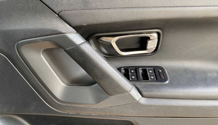 2020 Tata Harrier XZ PLUS 2.0L DARK EDITION, Diesel, Manual, 38,801 km, Driver Side Door Panels Control