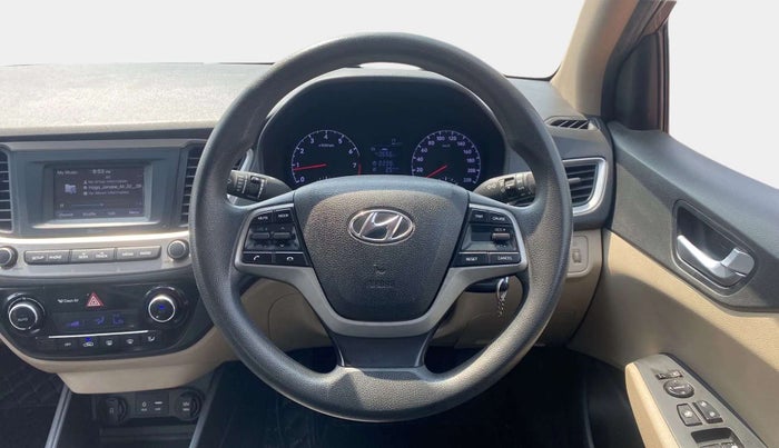 2018 Hyundai Verna 1.4 EX PETROL, Petrol, Manual, 48,978 km, Steering Wheel Close Up