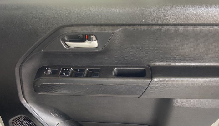 2019 Maruti New Wagon-R VXI (O) 1.2, Petrol, Manual, 88,778 km, Driver Side Door Panels Control