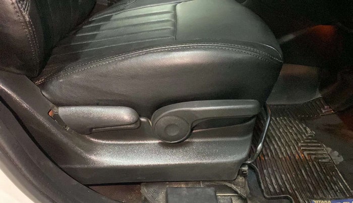 2020 Maruti Vitara Brezza ZXI PLUS AT SHVS, Petrol, Automatic, 31,027 km, Driver Side Adjustment Panel