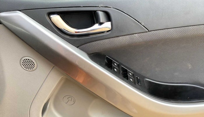 2018 Tata NEXON XZA PLUS PETROL, Petrol, Automatic, 37,150 km, Driver Side Door Panels Control