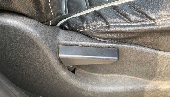 2017 Tata Tiago XT PETROL, CNG, Manual, 1,23,386 km, Driver Side Adjustment Panel
