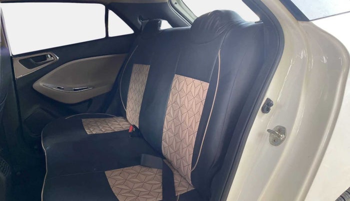 2017 Hyundai Elite i20 ASTA 1.2, Petrol, Manual, 53,394 km, Right Side Rear Door Cabin
