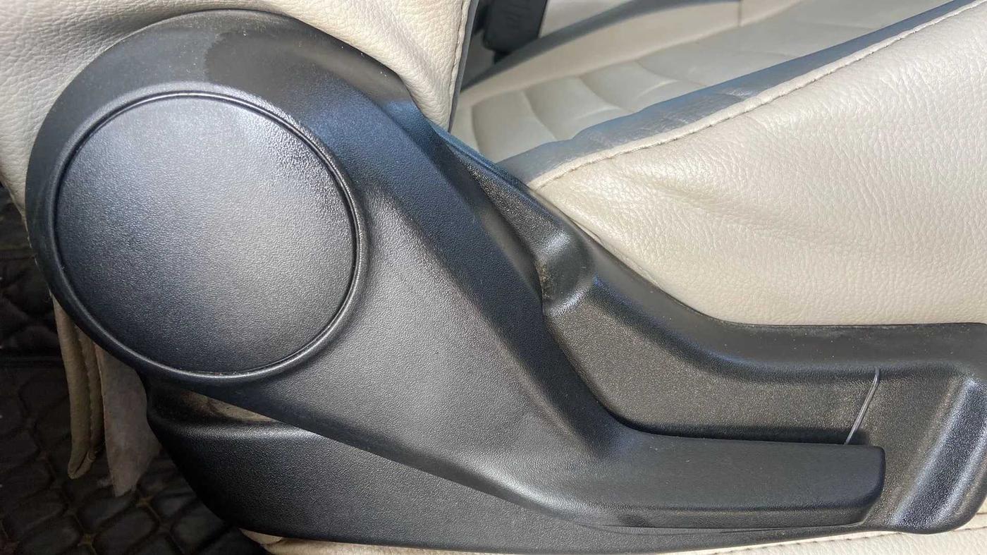2017 Maruti IGNIS SIGMA 1.2, Petrol, Manual, 51,007 km, Driver Side Adjustment Panel