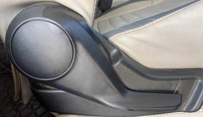 2017 Maruti IGNIS SIGMA 1.2, Petrol, Manual, 51,007 km, Driver Side Adjustment Panel
