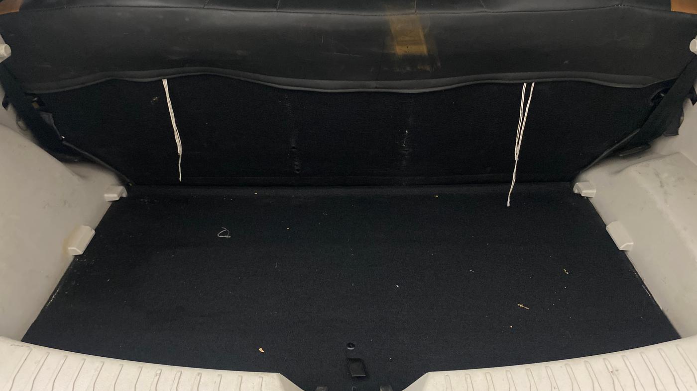 2023 Mahindra XUV300 W4 1.2 PETROL, Petrol, Manual, 68,057 km, Boot Inside