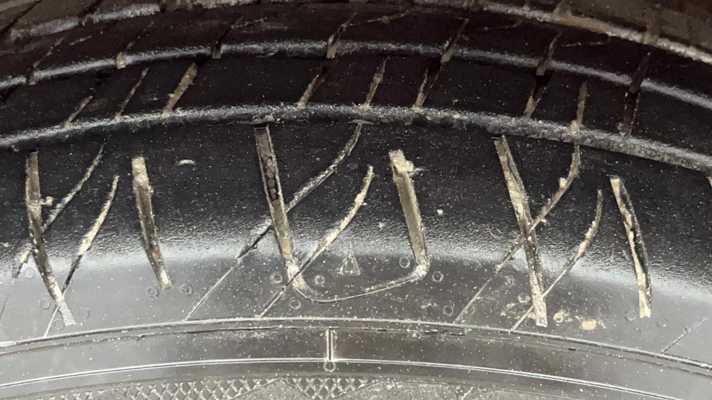 2019 Mahindra Scorpio S9, Diesel, Manual, 57,161 km, Left Front Tyre Tread