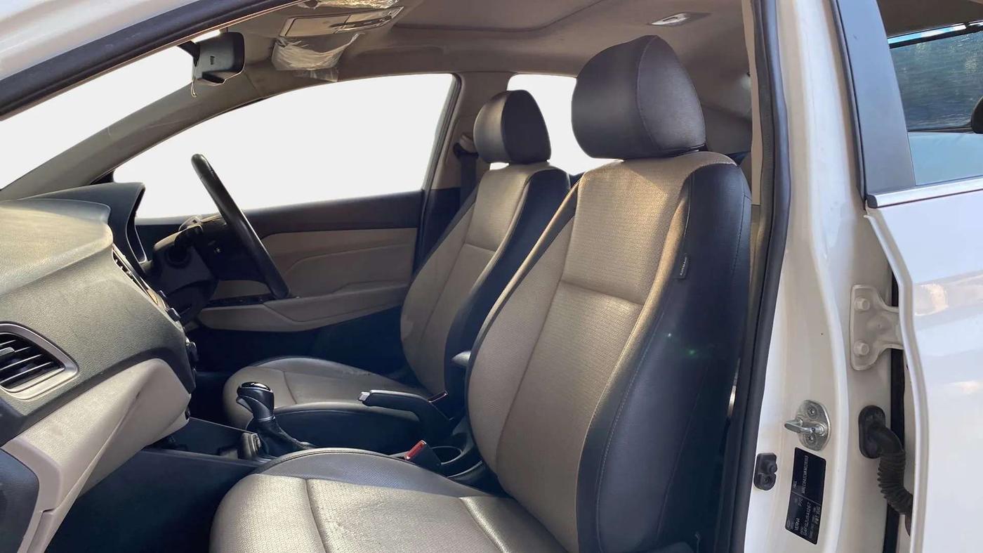 2019 Hyundai Verna 1.6 VTVT SX (O) AT, Petrol, Automatic, 72,170 km, Right Side Front Door Cabin