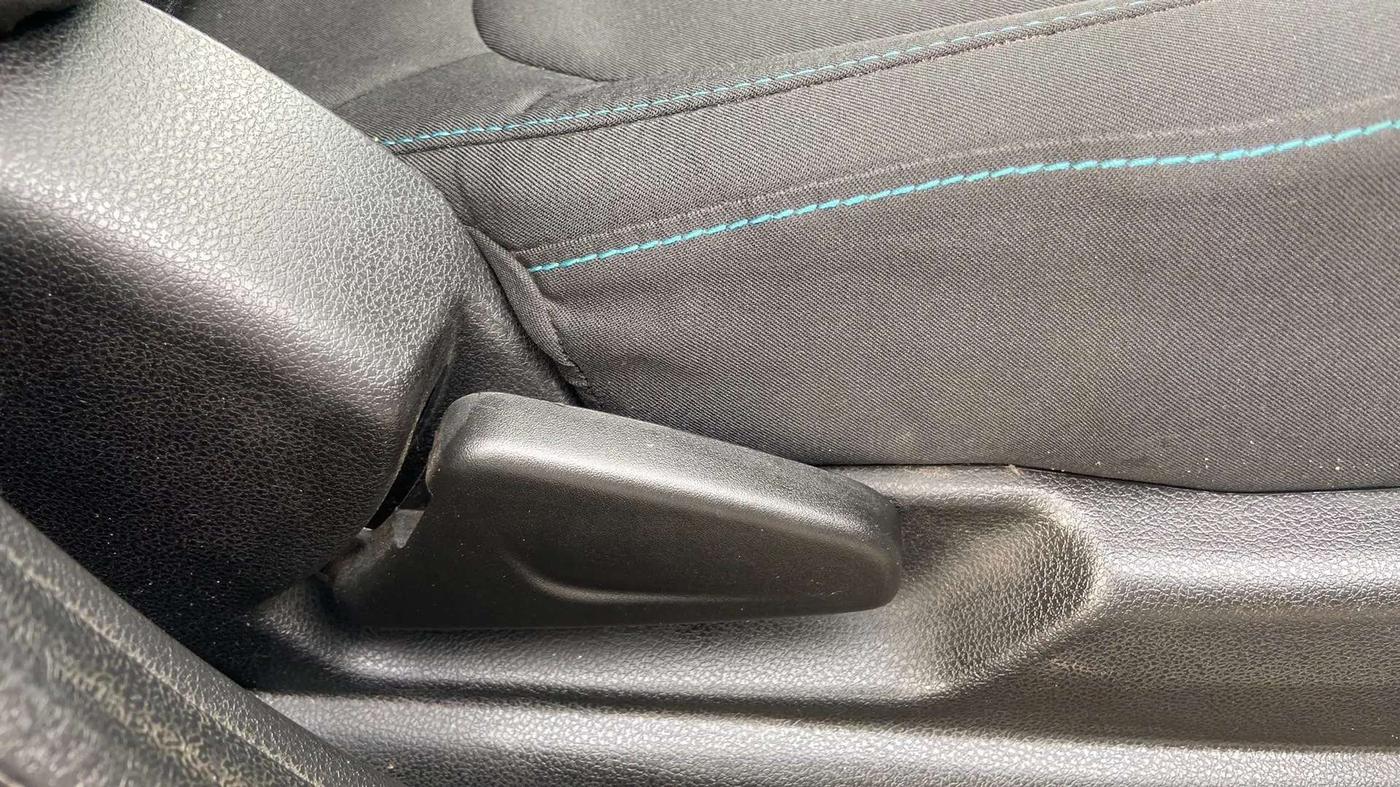 2020 Renault Kwid NEOTECH RXL 1.0 MT, Petrol, Manual, 20,936 km, Driver Side Adjustment Panel