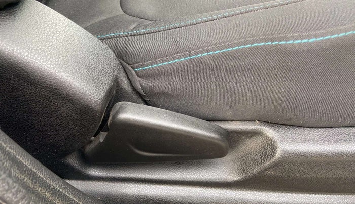 2020 Renault Kwid NEOTECH RXL 1.0 MT, Petrol, Manual, 20,936 km, Driver Side Adjustment Panel