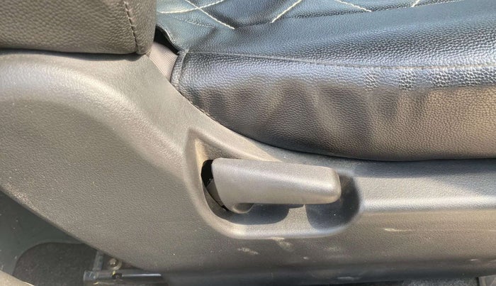 2014 Maruti Wagon R 1.0 VXI, Petrol, Manual, 32,439 km, Driver Side Adjustment Panel