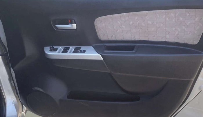 2014 Maruti Wagon R 1.0 VXI, Petrol, Manual, 32,439 km, Driver Side Door Panels Control