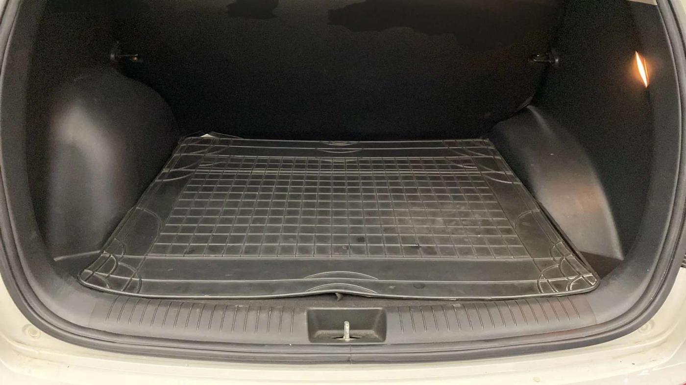 2017 Hyundai Creta E PLUS 1.6 PETROL, Petrol, Manual, 53,041 km, Boot Inside