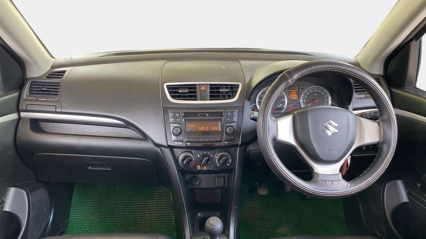 2015 Maruti Swift VXI, Petrol, Manual, 37,549 km, Dashboard