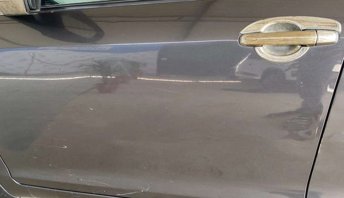 2015 Maruti Swift VXI, Petrol, Manual, 37,549 km, Front passenger door - Slightly dented