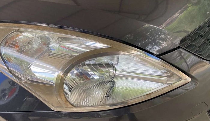 2015 Maruti Swift VXI, Petrol, Manual, 37,549 km, Right headlight - < 2 inches,no. = 2
