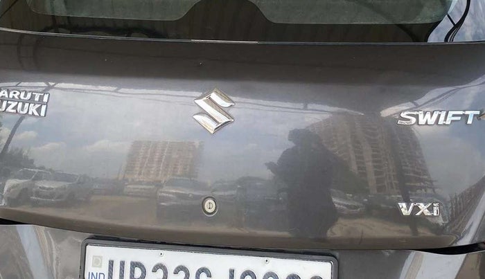 2015 Maruti Swift VXI, Petrol, Manual, 37,549 km, Dicky (Boot door) - Slightly dented