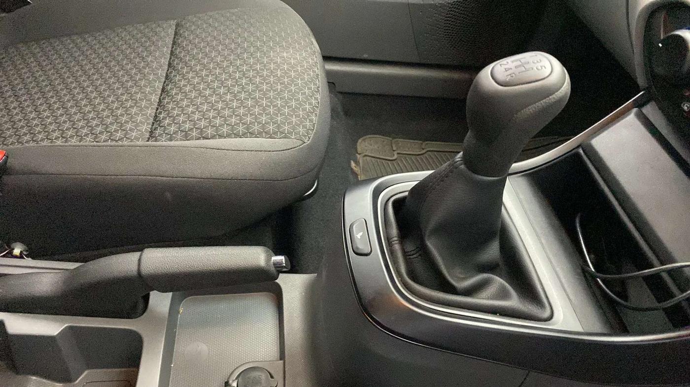 2020 Tata ALTROZ XE PETROL, Petrol, Manual, 24,275 km, Gear Lever