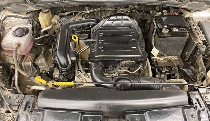 2022 Volkswagen VIRTUS HIGHLINE TSI 1.0 AT, Petrol, Automatic, 19,214 km, Open Bonet