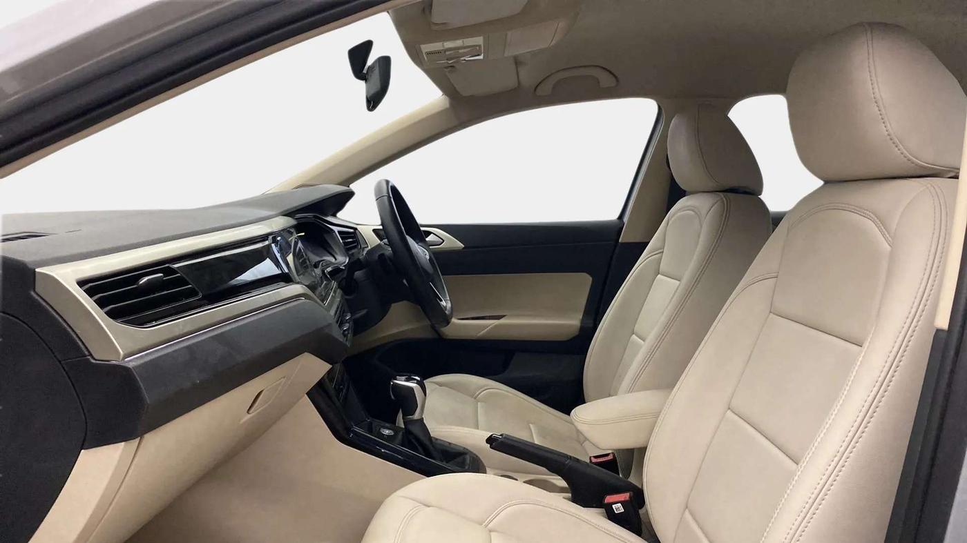 2022 Volkswagen VIRTUS HIGHLINE TSI 1.0 AT, Petrol, Automatic, 19,214 km, Right Side Front Door Cabin