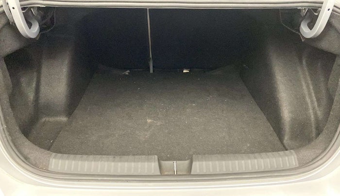 2022 Volkswagen VIRTUS HIGHLINE TSI 1.0 AT, Petrol, Automatic, 19,214 km, Boot Inside