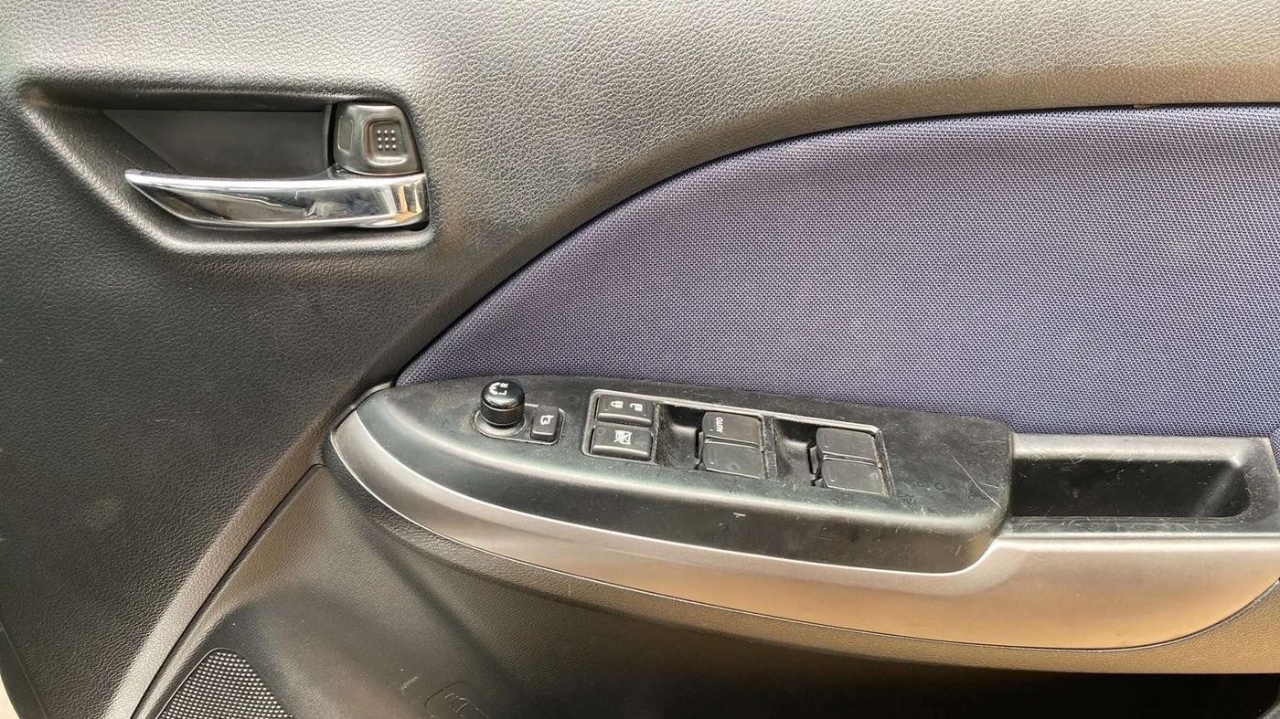 2020 Maruti Baleno ZETA PETROL 1.2, CNG, Manual, 75,196 km, Driver Side Door Panels Control