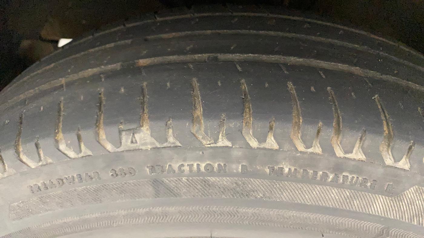 2018 Maruti Dzire VXI, Petrol, Manual, 46,036 km, Left Front Tyre Tread