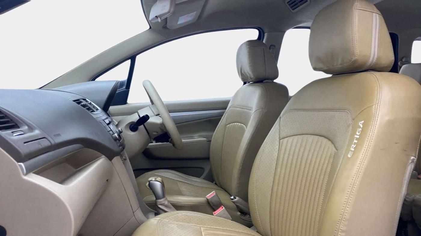 2016 Maruti Ertiga VXI AT, Petrol, Automatic, 49,938 km, Right Side Front Door Cabin