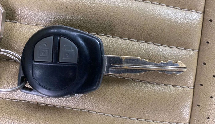 2016 Maruti Ertiga VXI AT, Petrol, Automatic, 49,938 km, Key Close Up