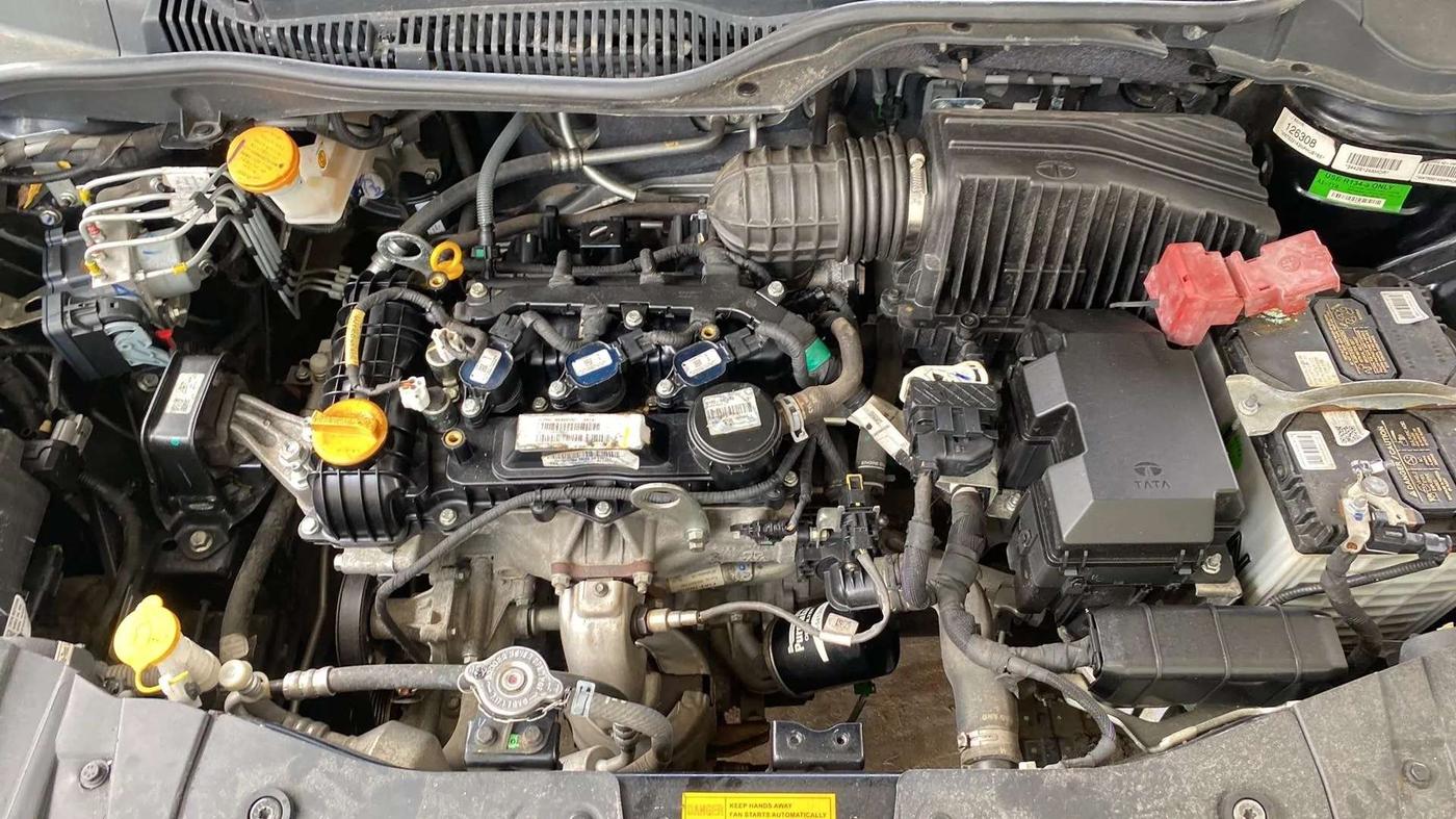 2022 Tata ALTROZ XZ PLUS PETROL DARK EDITION, Petrol, Manual, 16,531 km, Open Bonet