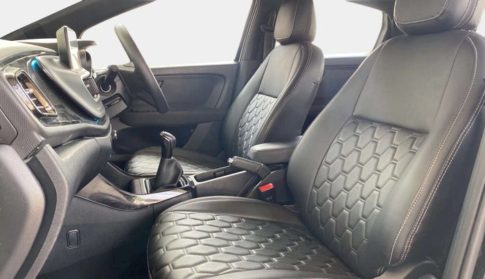 2022 Tata ALTROZ XZ PLUS PETROL DARK EDITION, Petrol, Manual, 16,531 km, Right Side Front Door Cabin