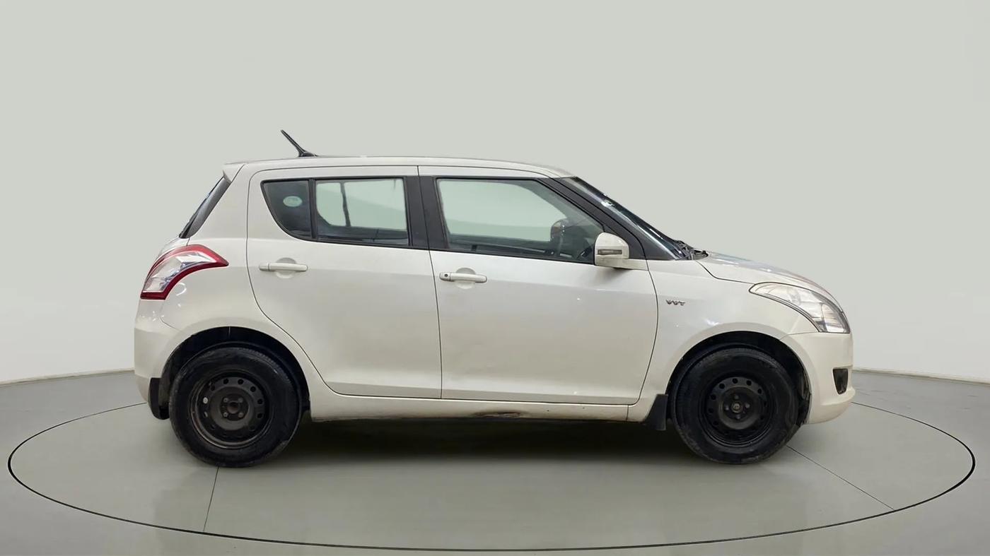 2013 Maruti Swift VXI, Petrol, Manual, 82,660 km, Right Side View
