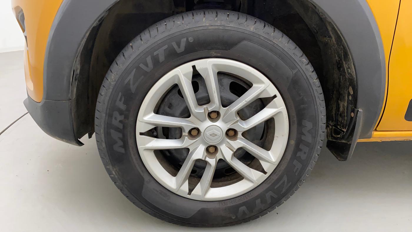 2022 Renault TRIBER RXT AMT, Petrol, Automatic, 15,314 km, Left Front Wheel
