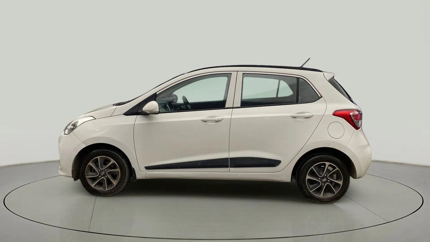 2018 Hyundai Grand i10 SPORTZ (O) AT 1.2 KAPPA VTVT, Petrol, Automatic, 29,112 km, Left Side