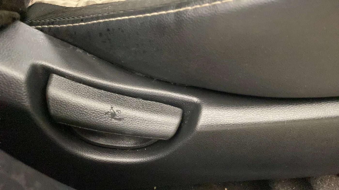 2018 Hyundai Grand i10 SPORTZ (O) AT 1.2 KAPPA VTVT, Petrol, Automatic, 29,112 km, Driver Side Adjustment Panel