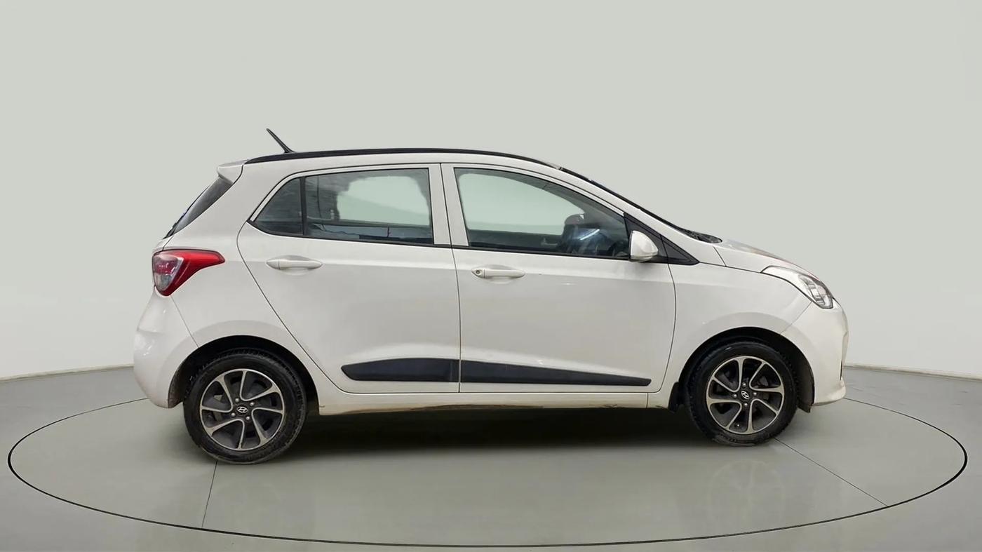 2018 Hyundai Grand i10 SPORTZ (O) AT 1.2 KAPPA VTVT, Petrol, Automatic, 29,112 km, Right Side View