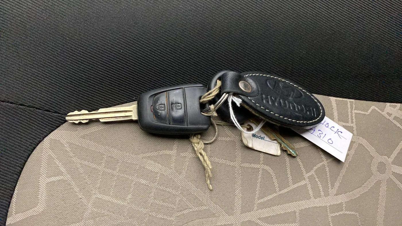 2018 Hyundai Grand i10 SPORTZ (O) AT 1.2 KAPPA VTVT, Petrol, Automatic, 29,112 km, Key Close Up