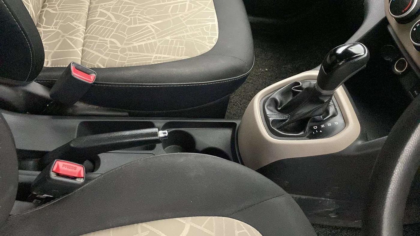 2018 Hyundai Grand i10 SPORTZ (O) AT 1.2 KAPPA VTVT, Petrol, Automatic, 29,112 km, Gear Lever