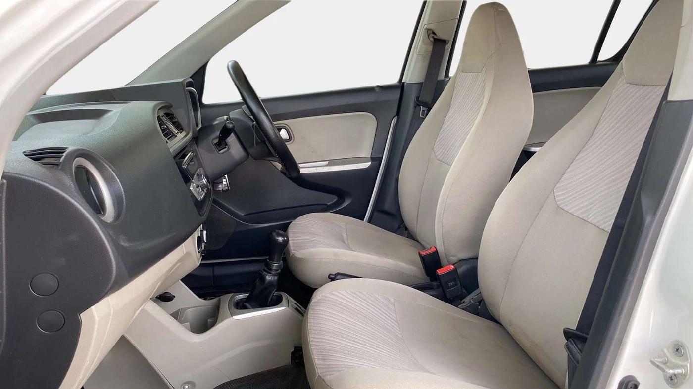 2017 Maruti Alto K10 VXI, Petrol, Manual, 27,841 km, Right Side Front Door Cabin