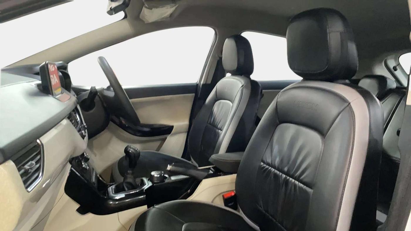 2020 Tata NEXON XZ PLUS DIESEL, Diesel, Manual, 32,772 km, Right Side Front Door Cabin