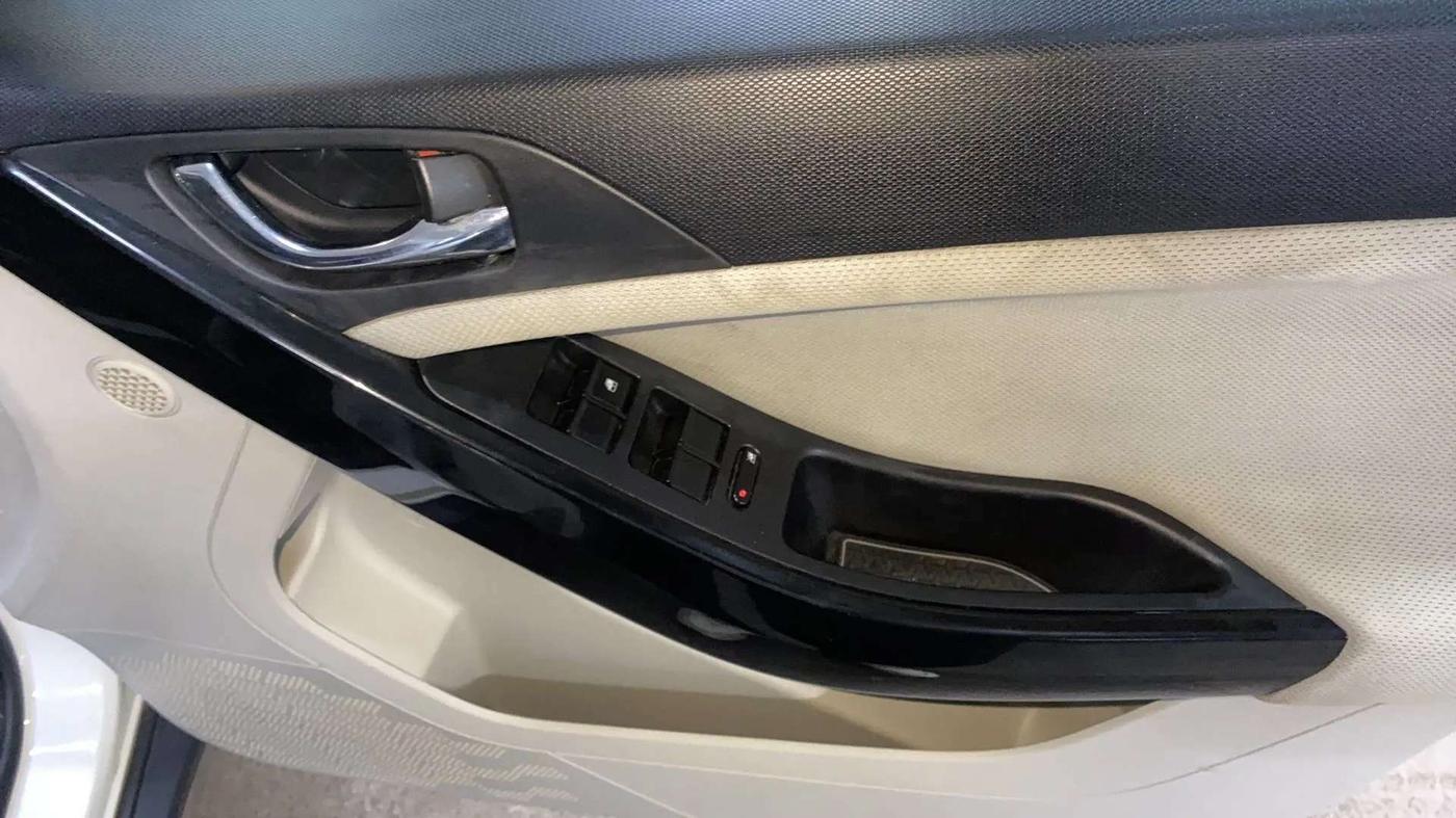 2020 Tata NEXON XZ PLUS DIESEL, Diesel, Manual, 32,772 km, Driver Side Door Panels Control