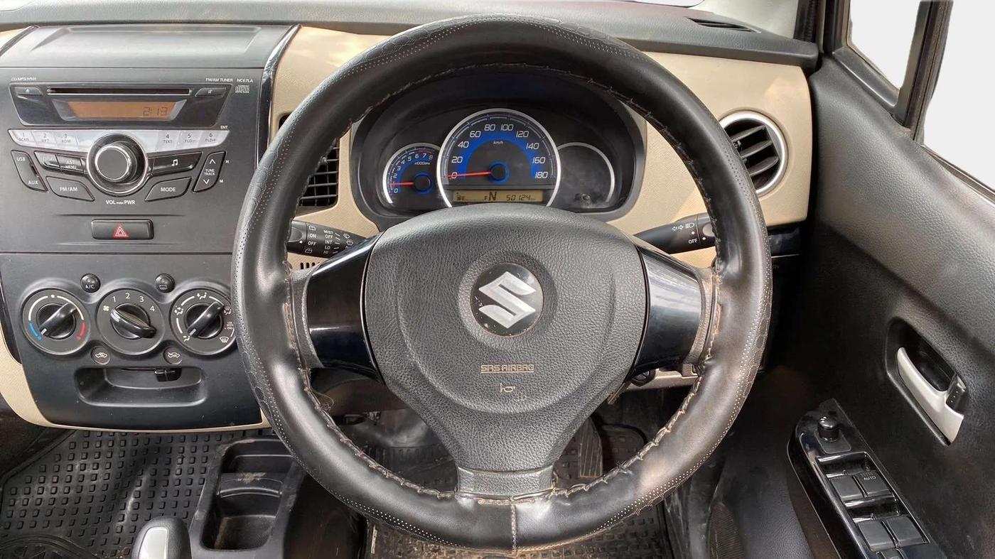 2017 Maruti Wagon R 1.0 VXI + (O) AMT, CNG, Automatic, 50,158 km, Steering Wheel Close Up