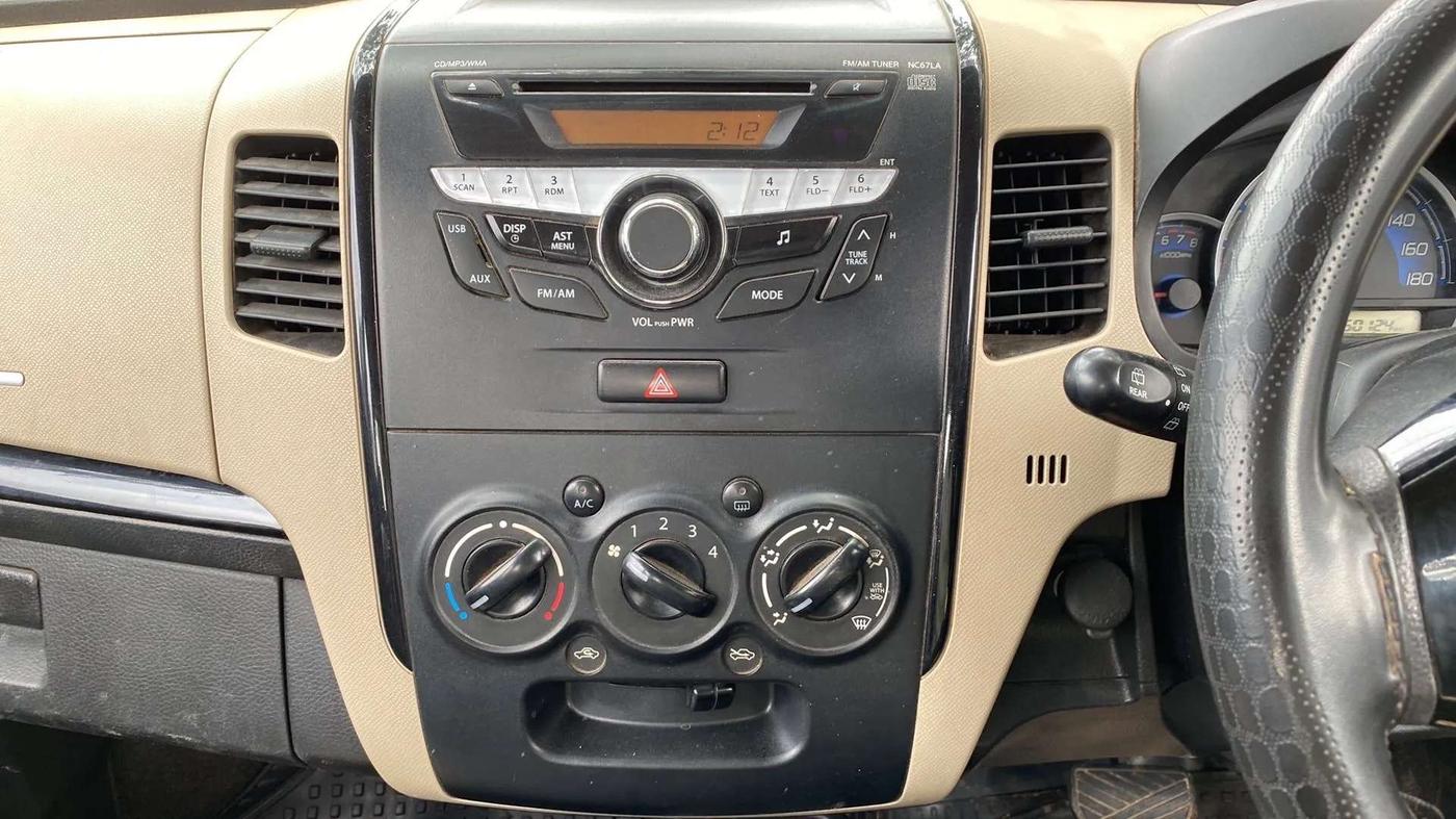 2017 Maruti Wagon R 1.0 VXI + (O) AMT, CNG, Automatic, 50,158 km, Air Conditioner