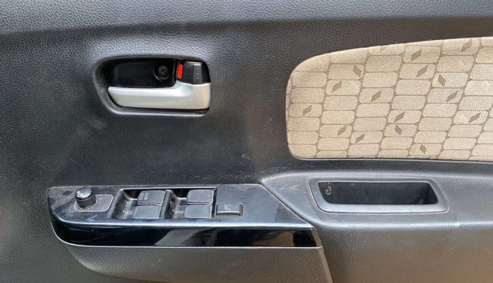 2017 Maruti Wagon R 1.0 VXI + (O) AMT, Petrol, Automatic, 50,158 km, Driver Side Door Panels Control