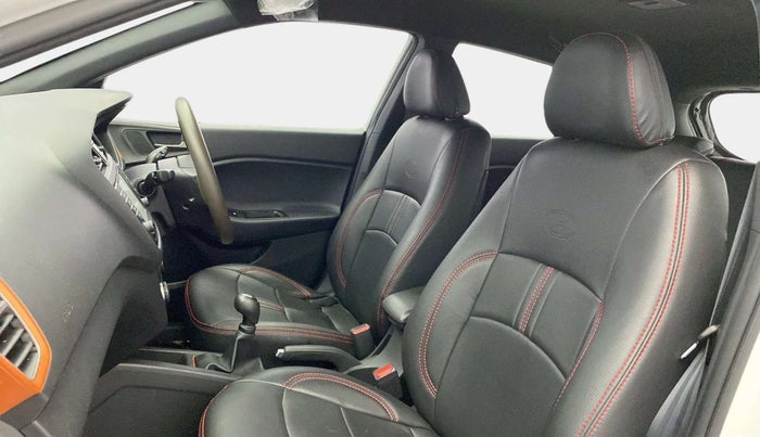 2017 Hyundai Elite i20 ASTA 1.2 DUAL TONE, Petrol, Manual, 19,353 km, Right Side Front Door Cabin