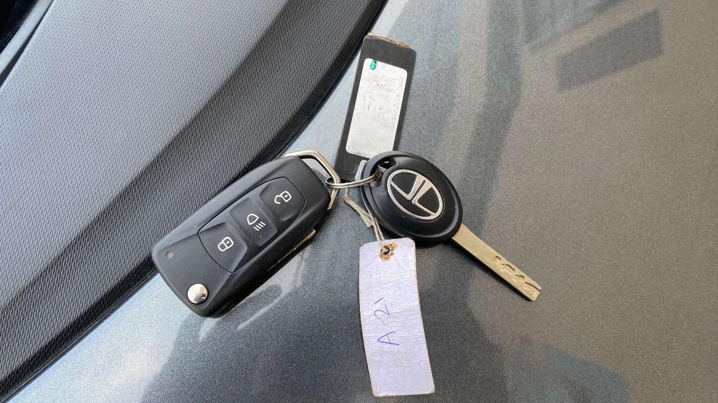 2023 Tata Tiago XT RHYTHM PETROL, Petrol, Manual, 6,166 km, Key Close Up