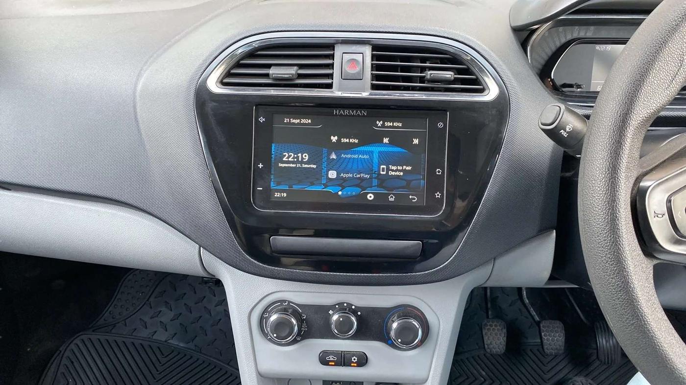 2023 Tata Tiago XT RHYTHM PETROL, Petrol, Manual, 6,166 km, Air Conditioner