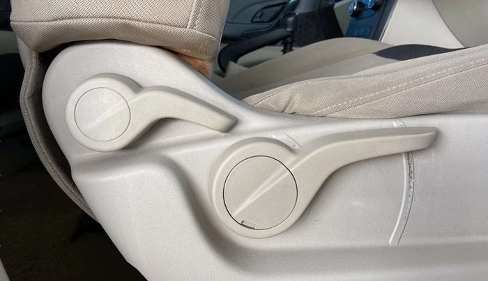 2016 Mahindra XUV500 W4, Diesel, Manual, 45,852 km, Driver Side Adjustment Panel