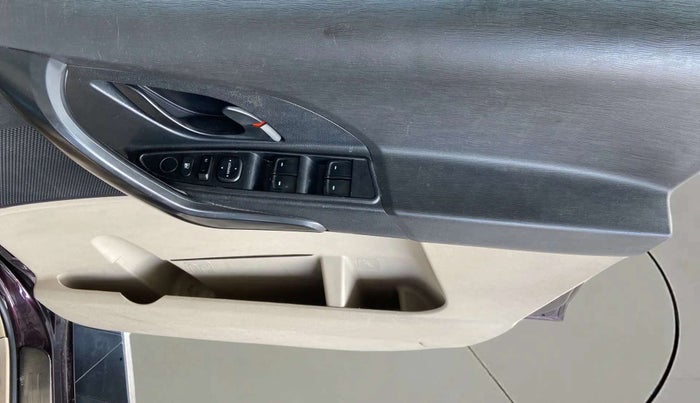 2016 Mahindra XUV500 W4, Diesel, Manual, 45,852 km, Driver Side Door Panels Control